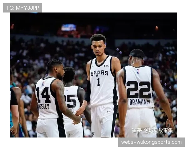 文班亚马膝盖碰撞虚惊，马刺长远健康管理成焦点