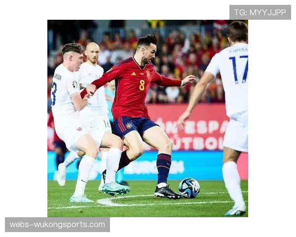 巴黎圣日耳曼与法比安·鲁伊斯即将续约至2029年