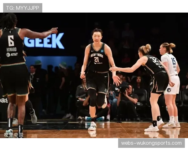 “跨越半球的友谊：中国球员韩旭与山猫队友的休赛期合练故事”